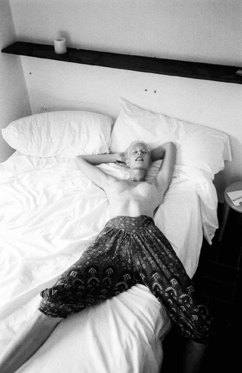 Becca Hiller Nude &amp; Sexy (9 Photos)