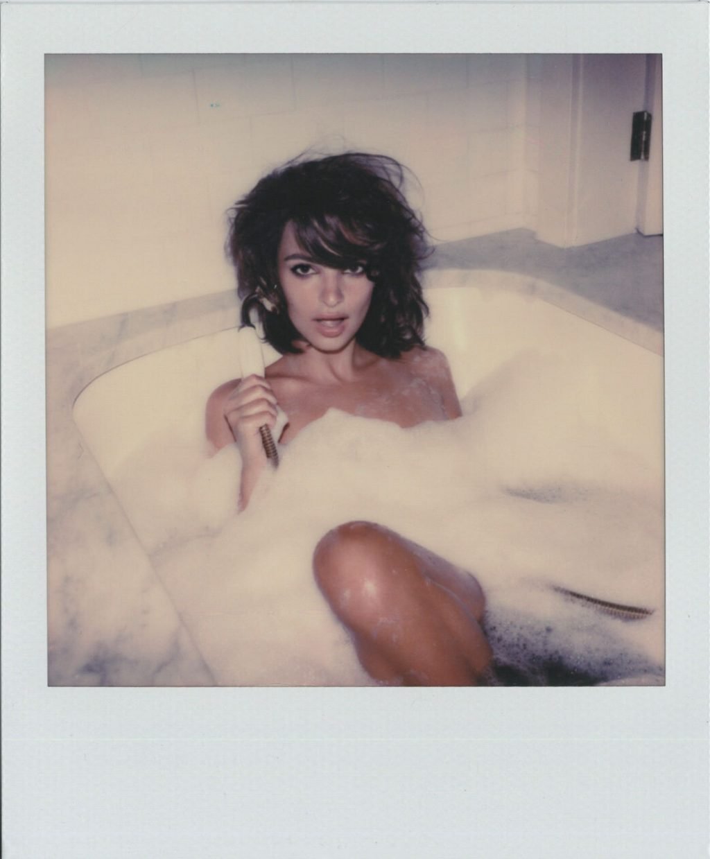 Emily Ratajkowski Nude &amp; Sexy (12 New Photos)