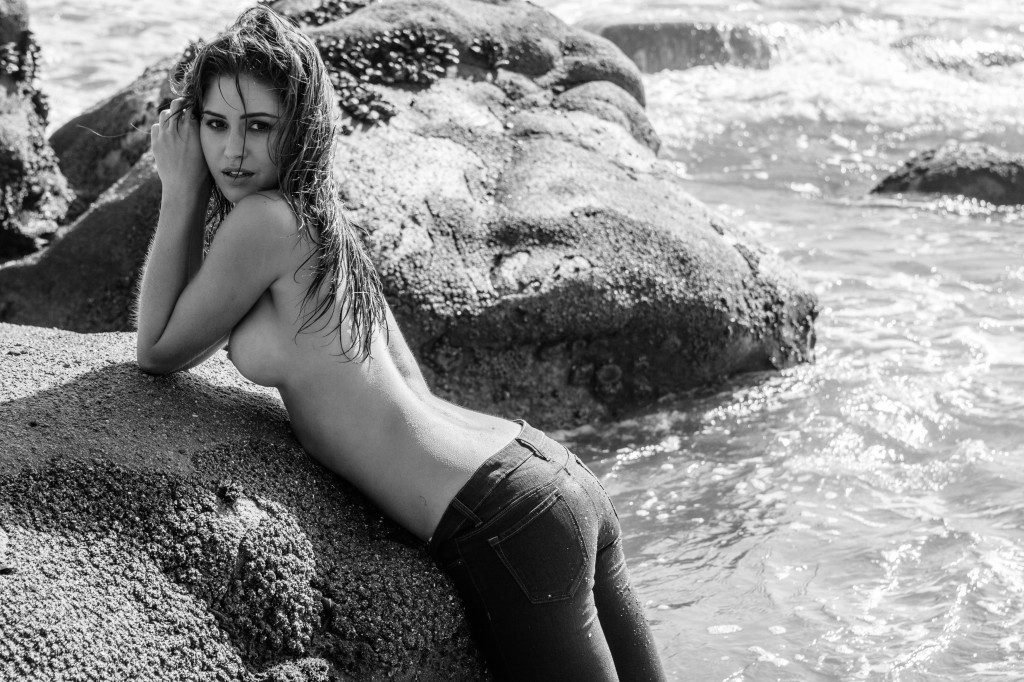 Jehane Paris Nude &amp; Sexy (28 Photos)