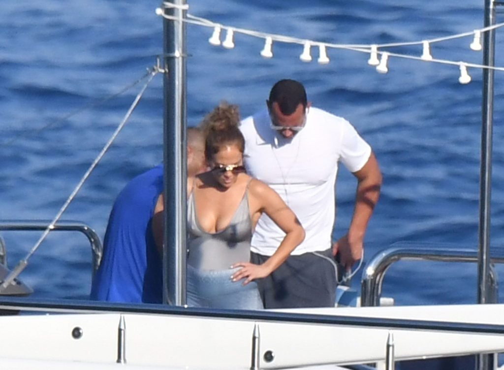 Jennifer Lopez Sexy (101 Photos)
