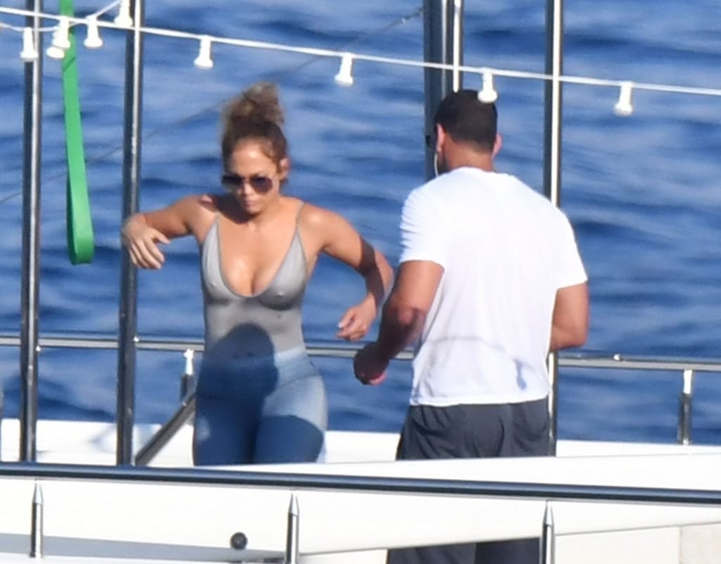 Jennifer Lopez Sexy (101 Photos)