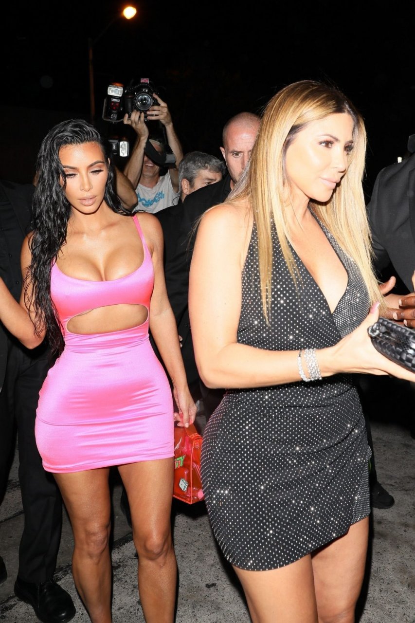 Kim Kardashian Sexy (78 Photos + Video)