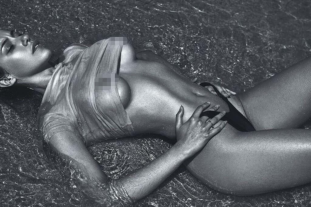 Laura Cartier Nude &amp; Sexy (72 Photos)