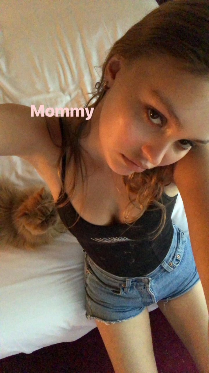 Lily-Rose Depp Sexy &amp; Topless (106 Photos)