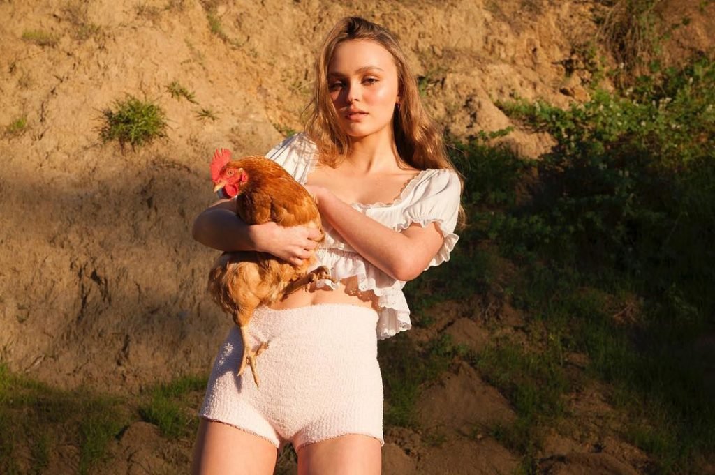 Lily-Rose Depp Sexy &amp; Topless (106 Photos)