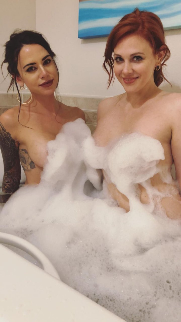 Maitland Ward &amp; Suttin Naked – Lesbian Sex Show (52 Pics + GIFs &amp; Video)