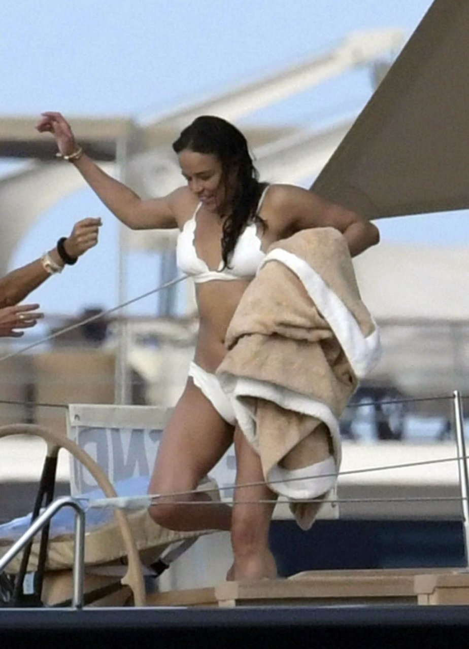 Michelle Rodriguez Sexy (36 Photos)