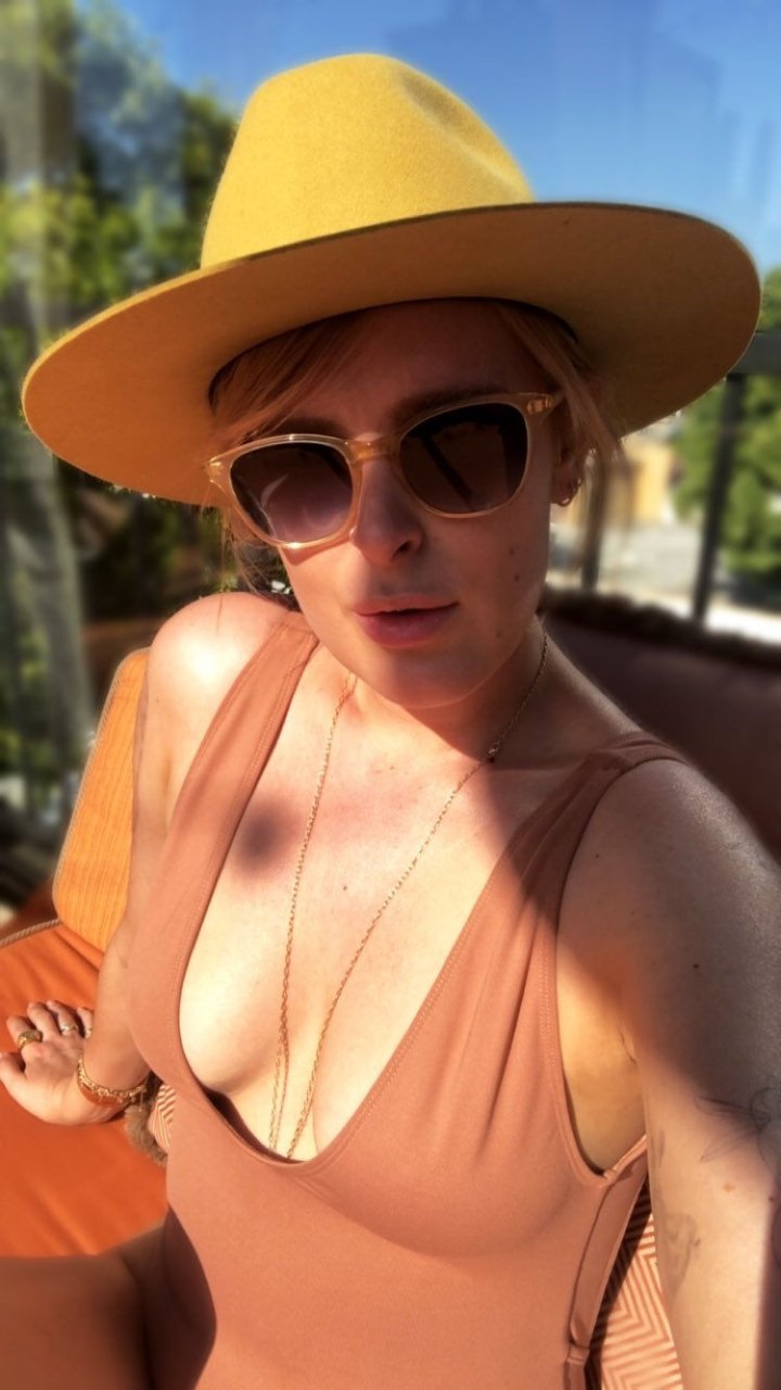 Rumer Willis Sexy &amp; Topless (42 Photos + Videos)