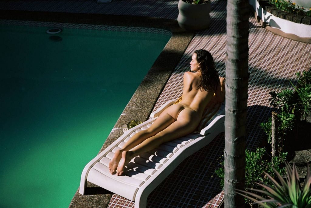 Sarah Stephens Nude &amp; Sexy (26 Photos)