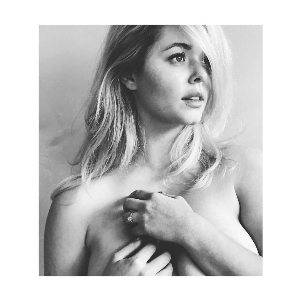 Sasha Pieterse Sexy &amp; Topless (28 Photos)