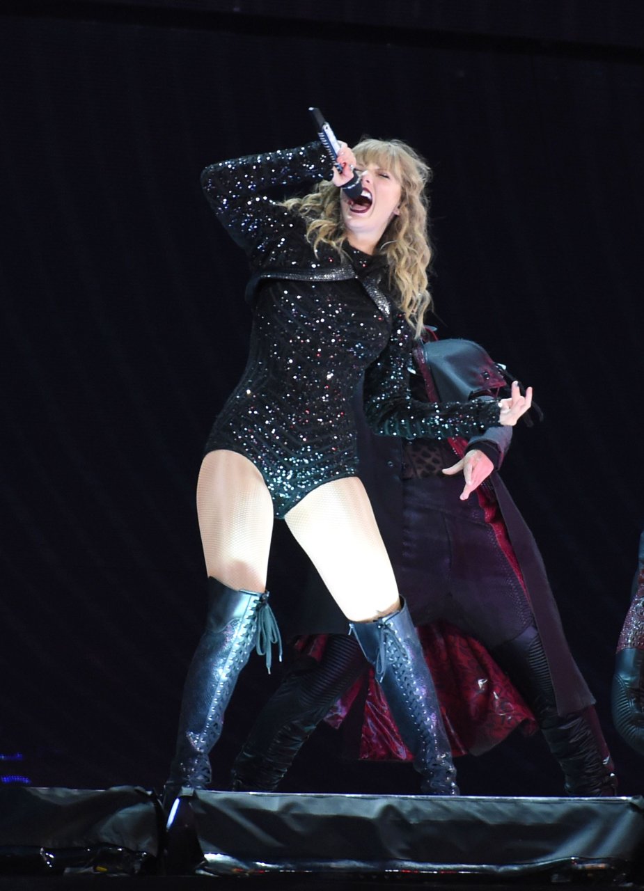 Taylor Swift Sexy (87 Photos + Video) | #TheFappening