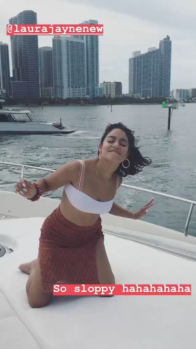 Vanessa Hudgens Sexy (28 Pics + GIFs)