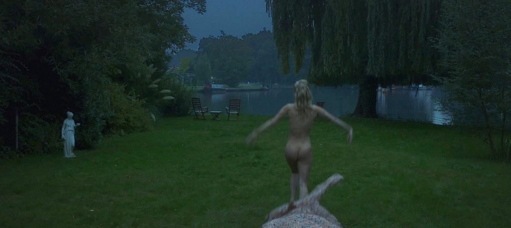 Vanessa Kirby (The White Widow in Mission: Impossible) Nude and Sexy (2 Video and 79 Photos)
