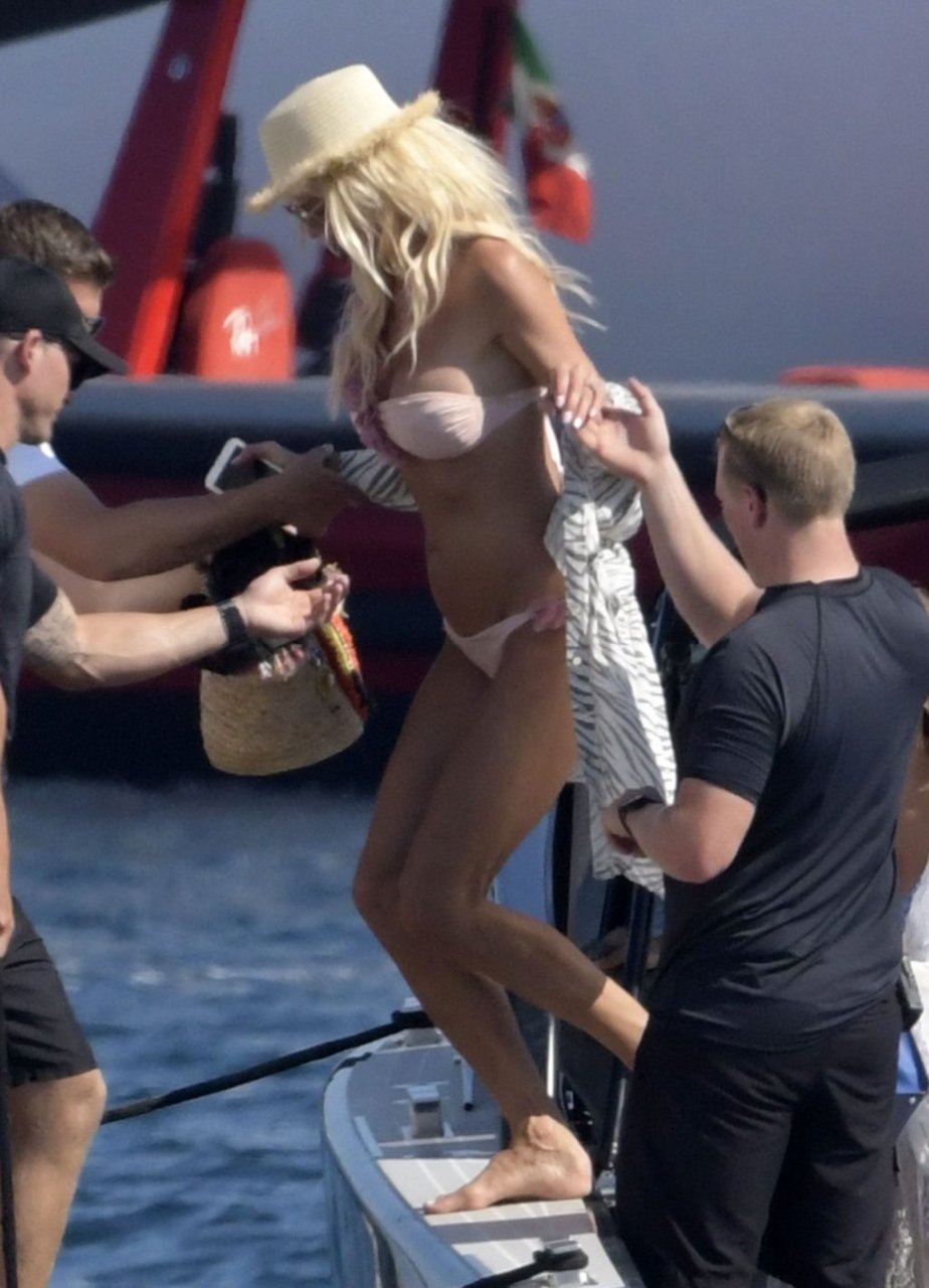 Victoria Silvstedt Sexy (56 Photos)