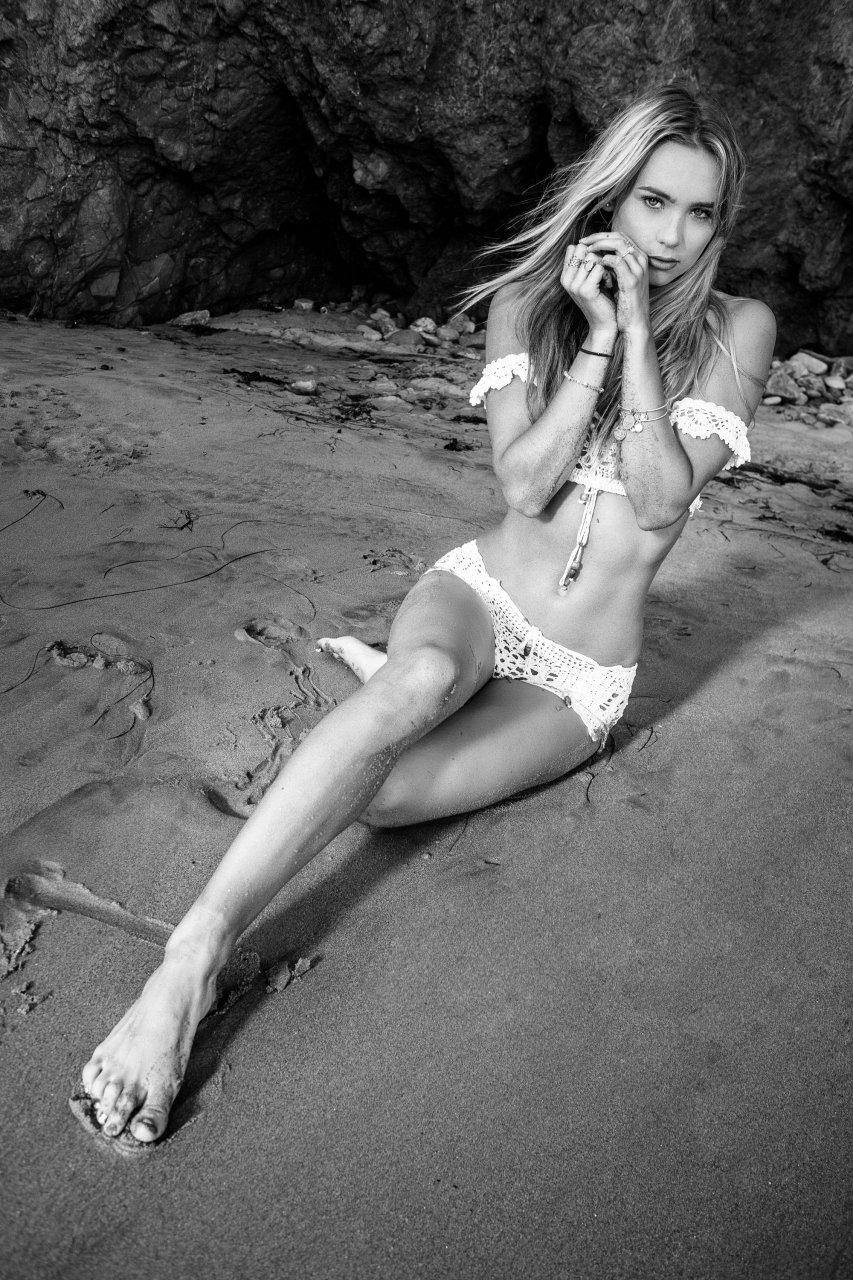 Amber Davis Nude & Sexy (171 Photos) .