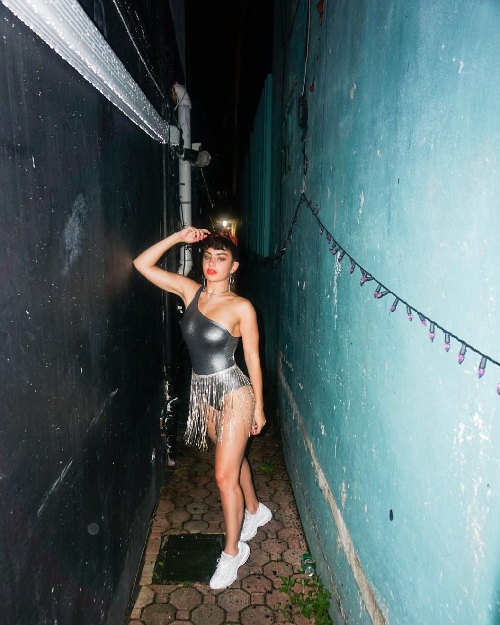 Charli XCX Sexy (32 Photos)