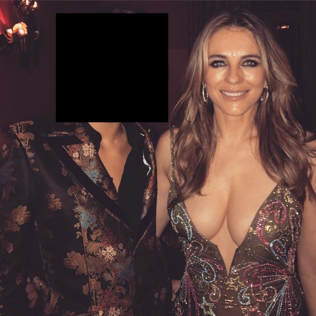 Elizabeth Hurley Sexy &amp; Topless (73 Photos + GIF &amp; Videos)