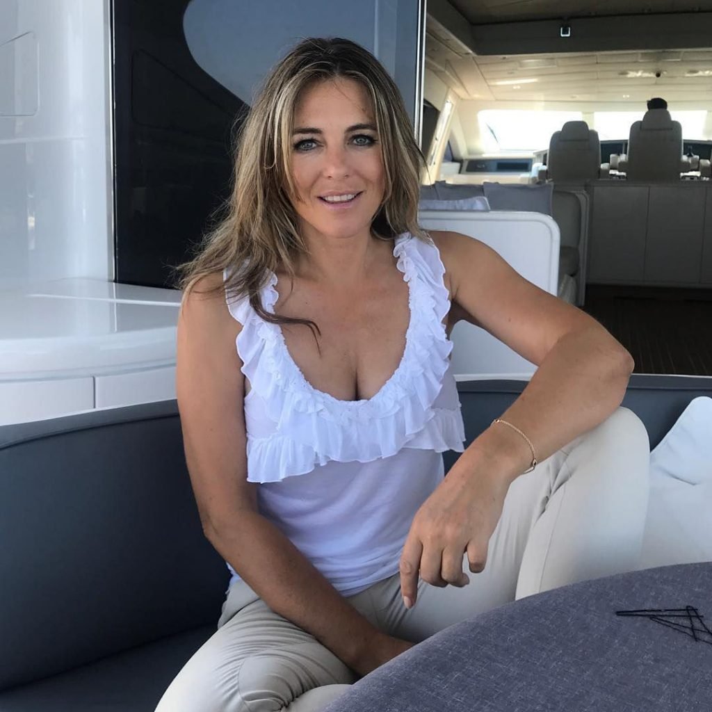 Elizabeth Hurley Sexy &amp; Topless (73 Photos + GIF &amp; Videos)