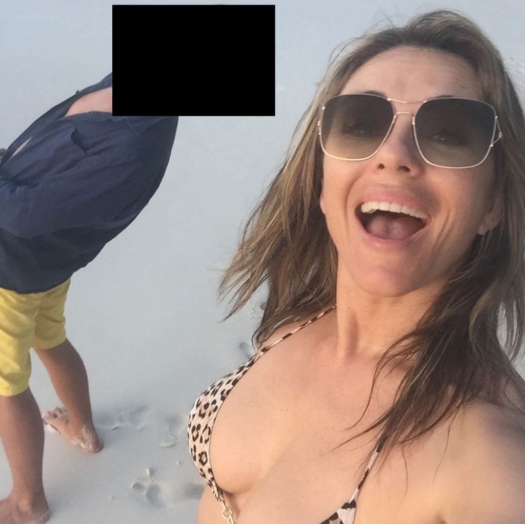 Elizabeth Hurley Sexy &amp; Topless (73 Photos + GIF &amp; Videos)