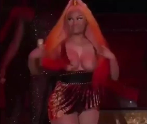 Nicki Minaj Double Nip Slip