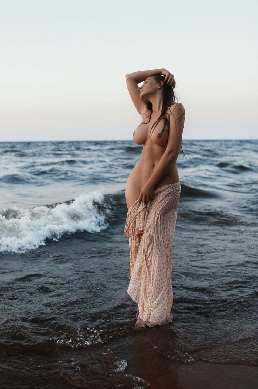 Olga Kobzar Nude &amp; Sexy (9 Photos)