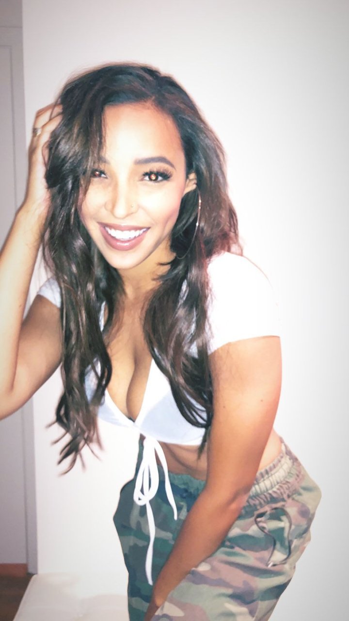 Tinashe Sexy (15 Photos + GIF)