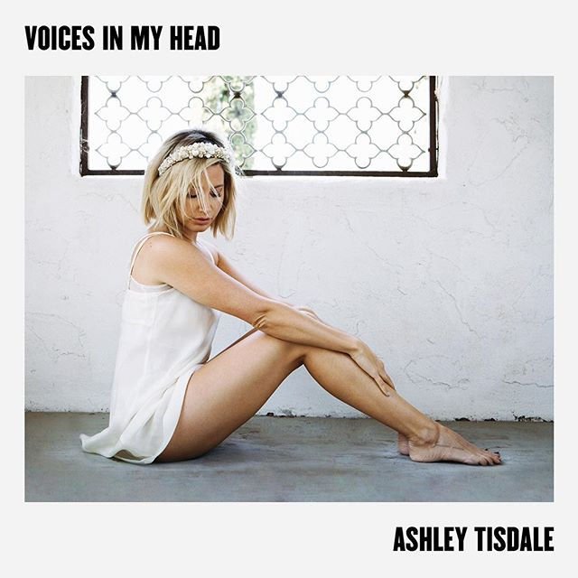 Ashley Tisdale Sexy (3 Photos)