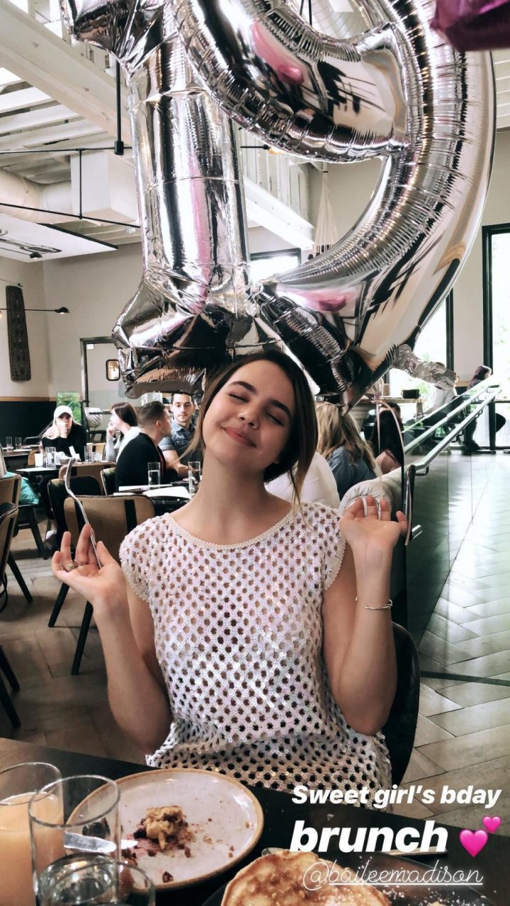 Bailee Madison Sexy (123 Photos)