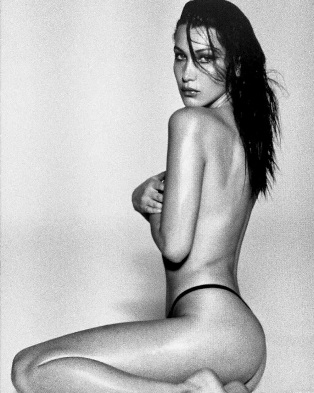 Bella Hadid Nude (3 Hot Photos)