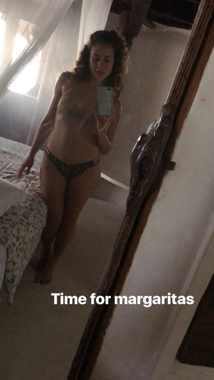 Dora Madison Burge Nude &amp; Sexy (64 Photos + GIFs)