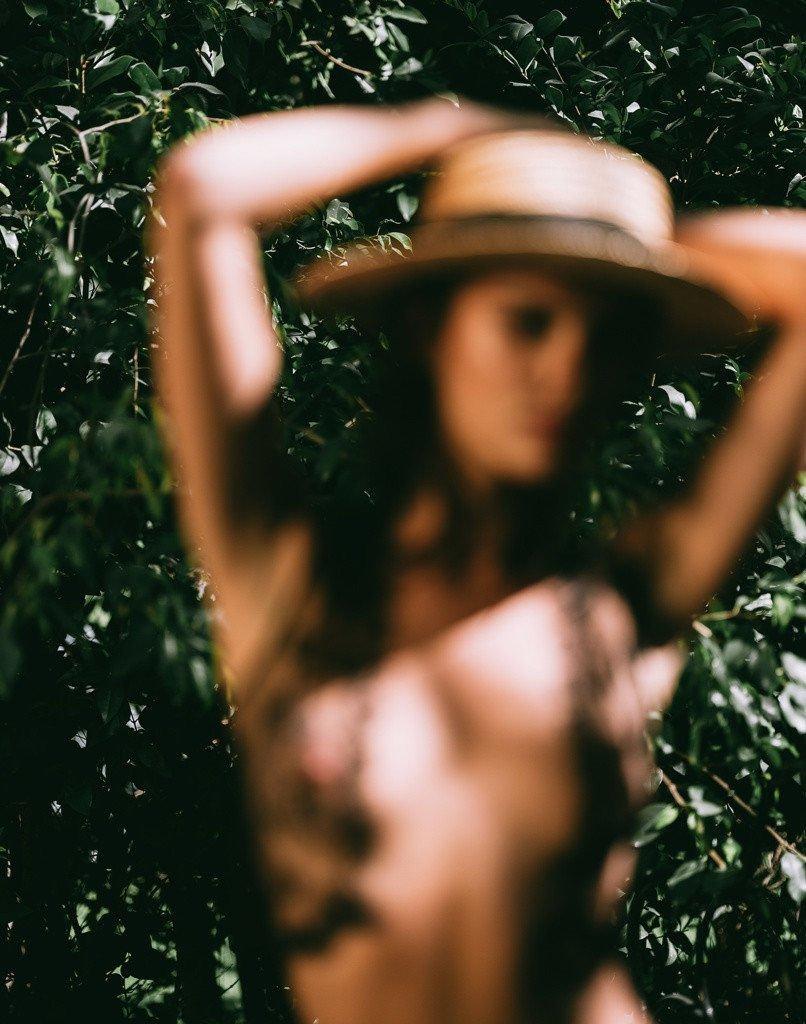 Gabrielle Caunesil Nude &amp; Sexy (22 Photos)