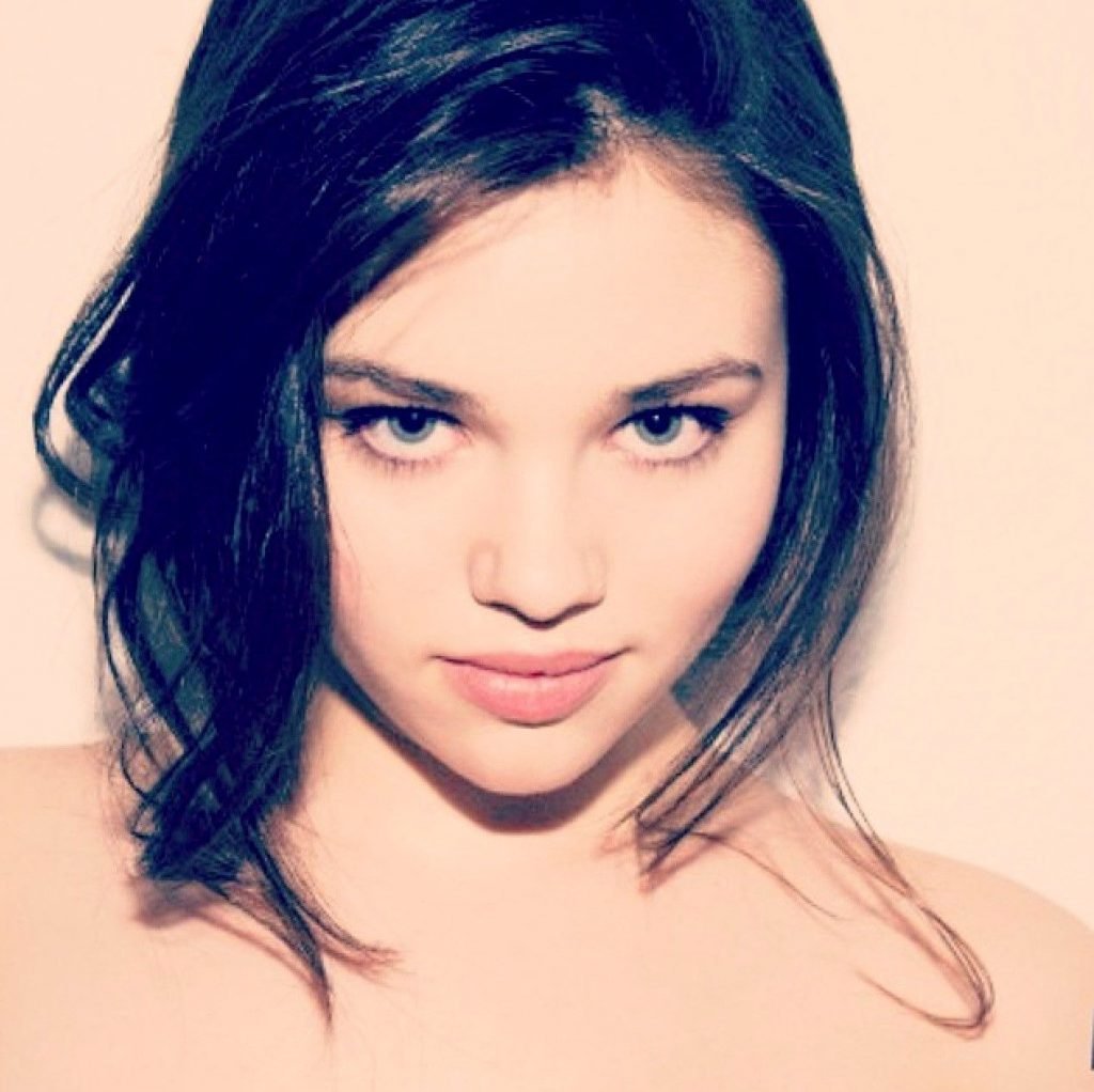 India Eisley Sexy (62 Photos)