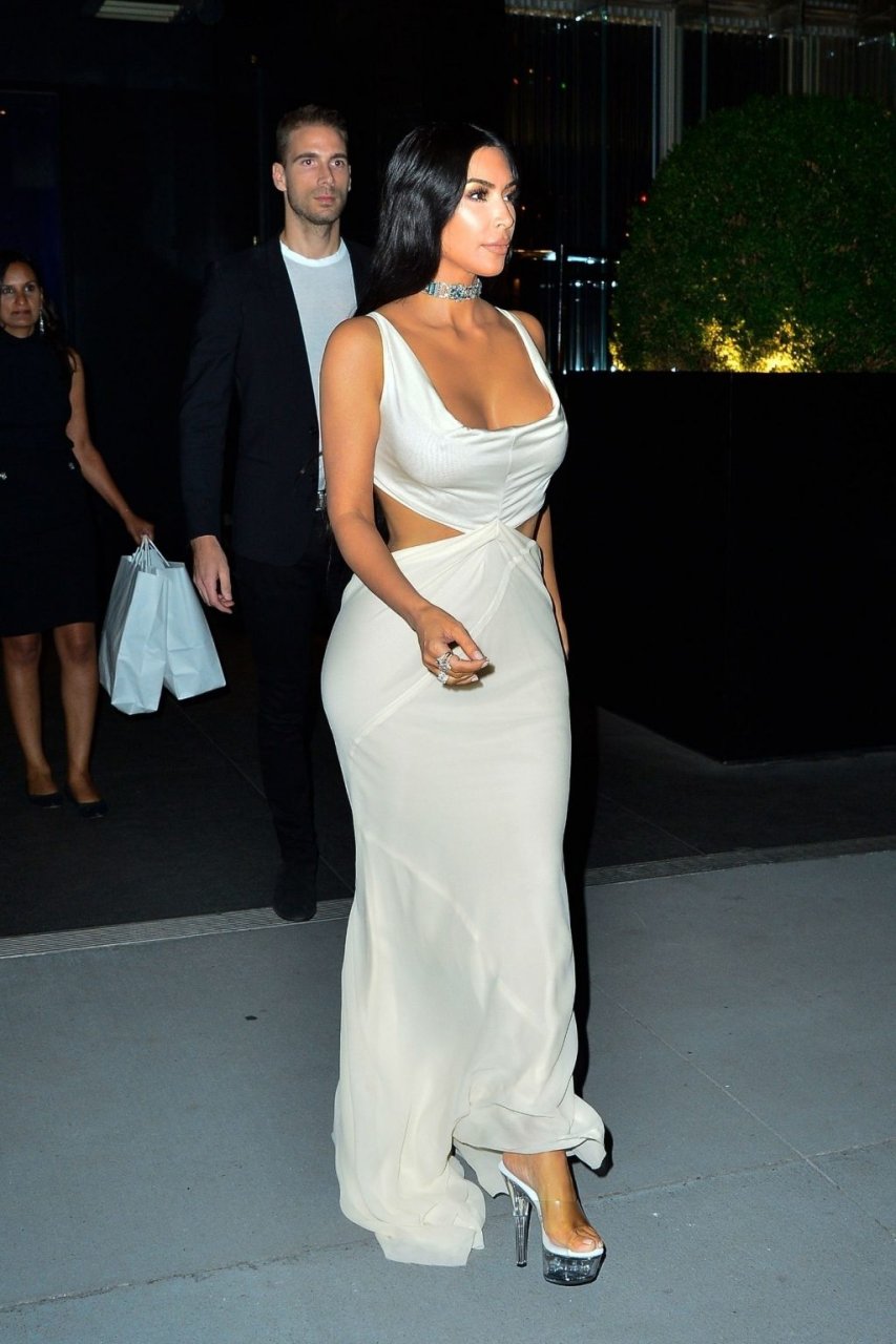 Kim Kardashian Sexy (47 Photos)