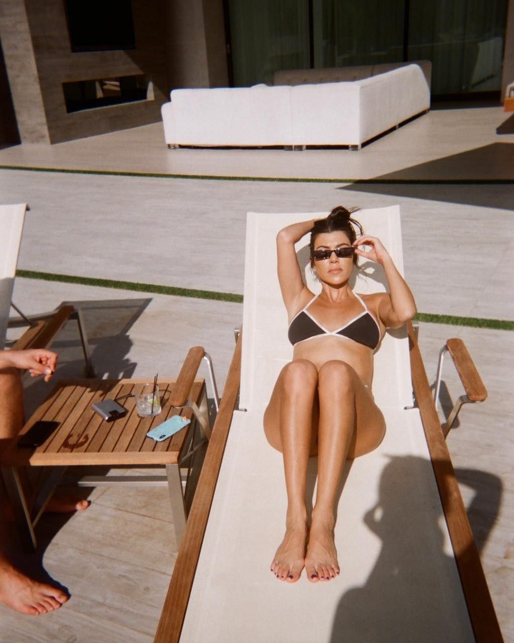 Kourtney Kardashian Sexy (5 Hot Photos)