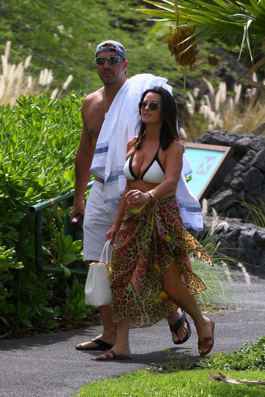 Kyle Richards Sexy (12 Photos) .