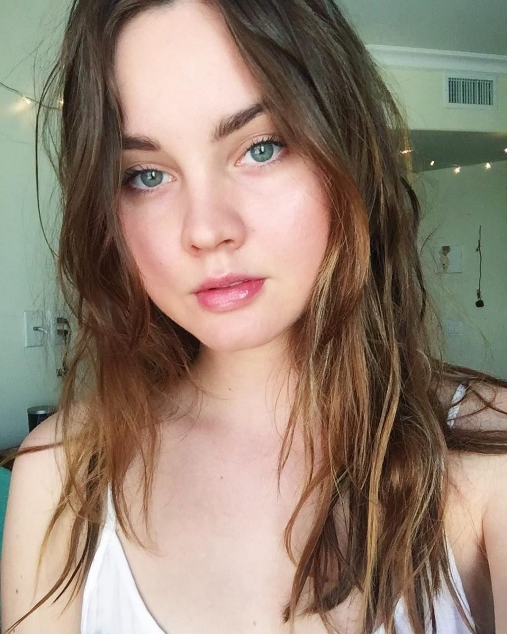 Liana Liberato Nude &amp; Sexy (65 Photos)