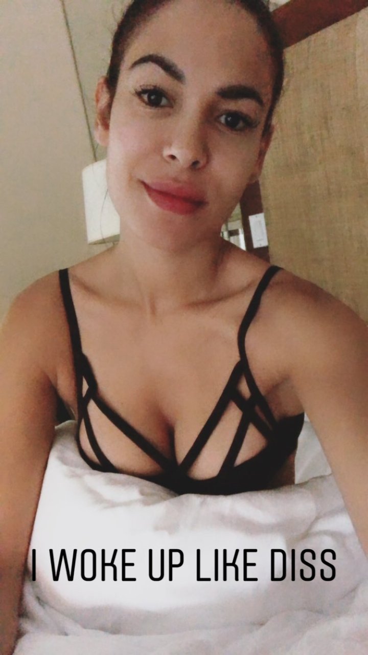Nadine Velazquez Sexy (9 Photos)