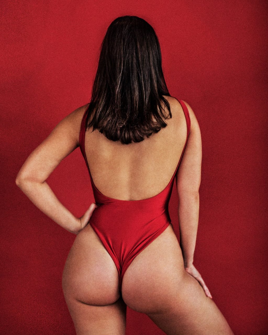 Olivia Norella Nude &amp; Sexy (12 Photos)