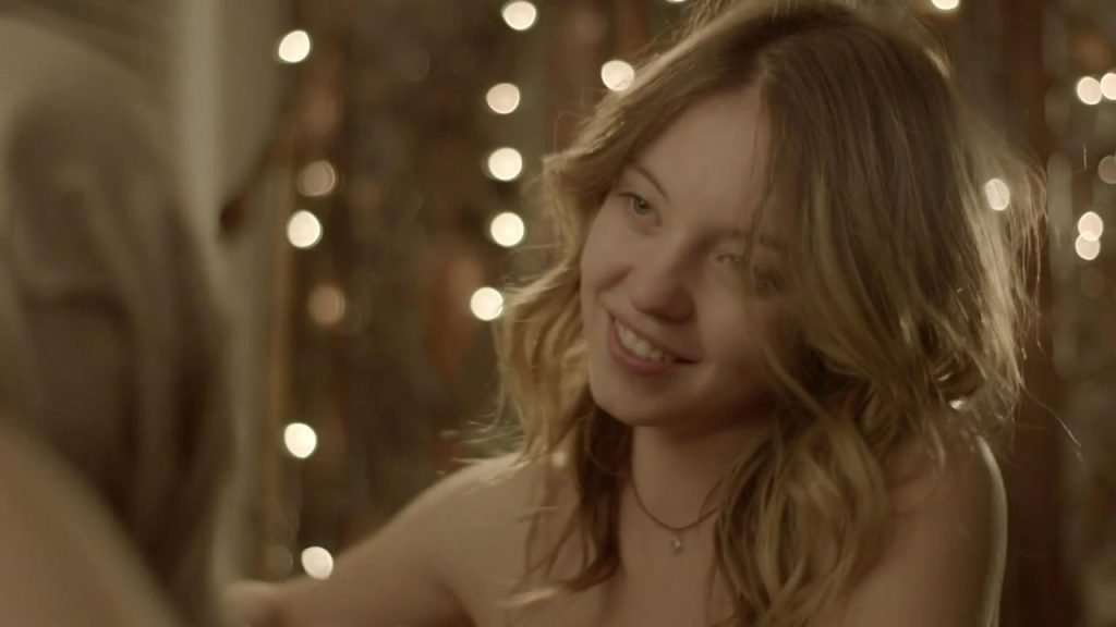 Sydney Sweeney Sexy – Vikes (8 Pics + GIF &amp; Video)