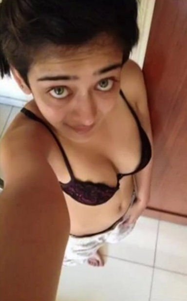 Akshara Haasan Sexy Leaked Fappening (9 Photos)