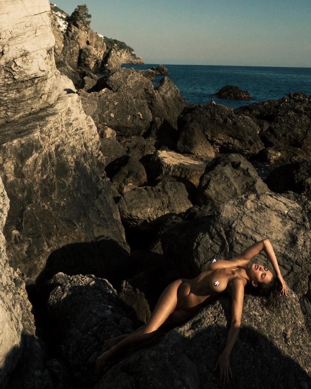 Alyssa Arce Nude &amp; Sexy (30 Photos)