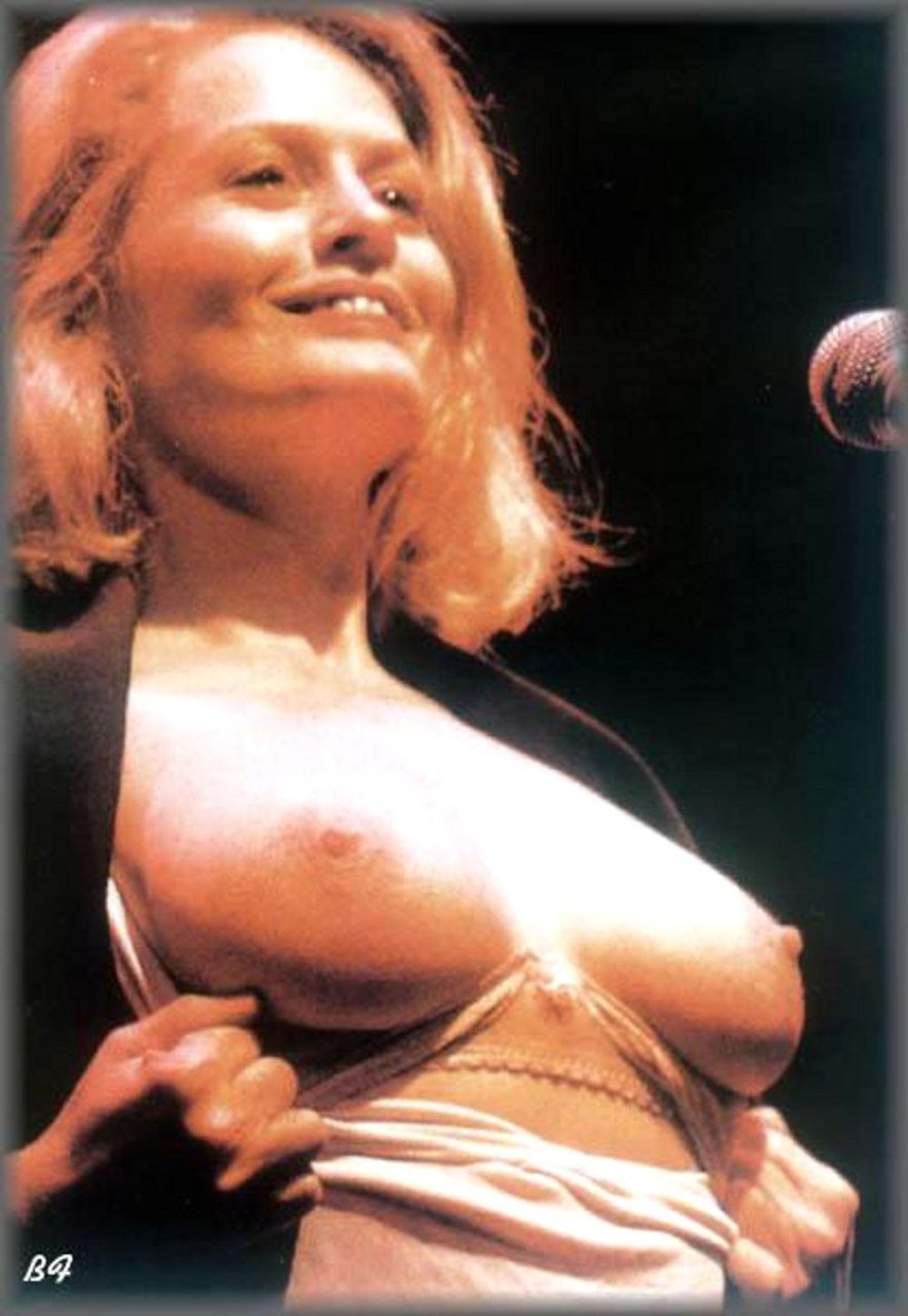 Beverly d'angelo's tits