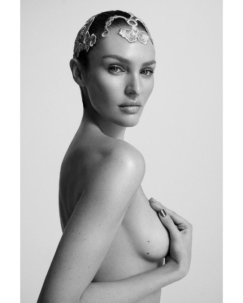 Candice Swanepoel Sexy &amp; Topless (14 Photos)