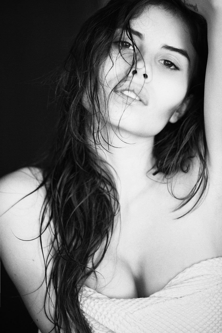 Chiara Arrighi Nude &amp; Sexy (75 Photos)