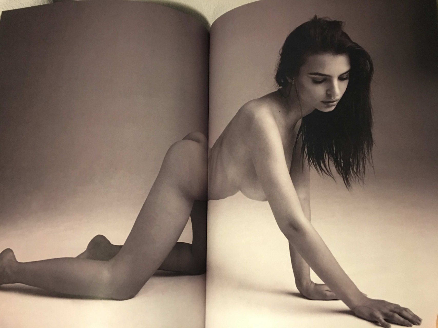 Emily ratajkowski nude shoot for treats magazine nsfw