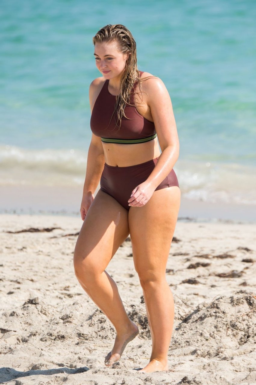 Iskra Lawrence Sexy (94 Photos)