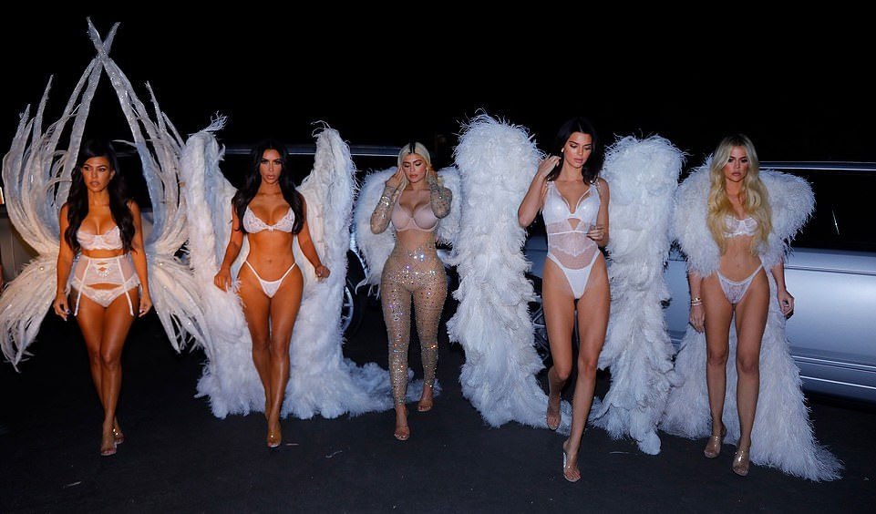 Kim, Kourtney, Khloe Kardashian &amp; Kendall, Kylie Jenner Sexy (51 Photos)