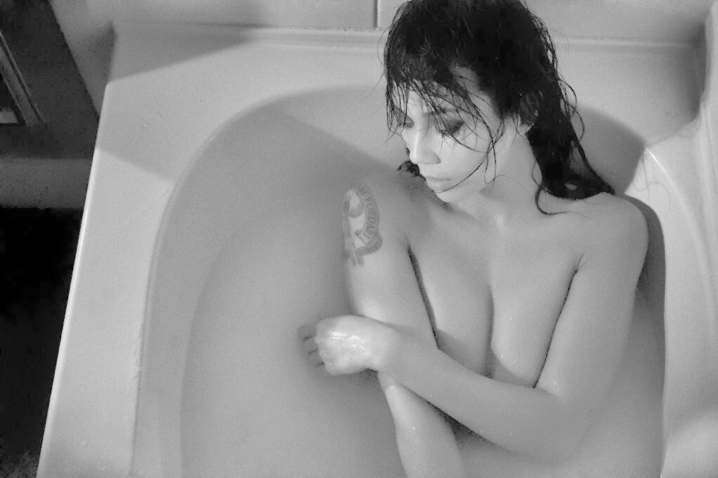Here are some nude B&W photos of Lexa Doig by TJ Scott for his "In...