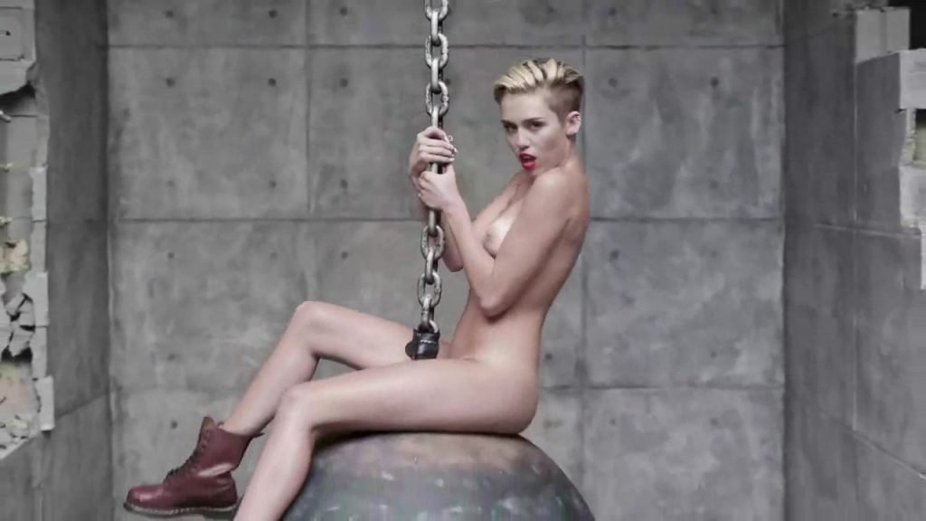 Warm Miley Cyrus Naked Leaked Pics Gif