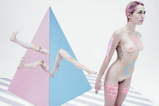 Miley Cyrus Naked Blog